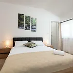 Royal View Apartment