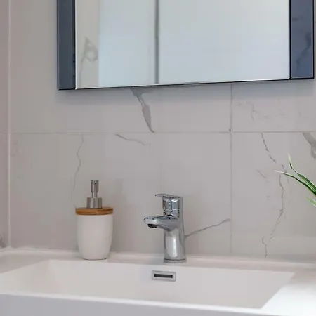 Royal View Apartment